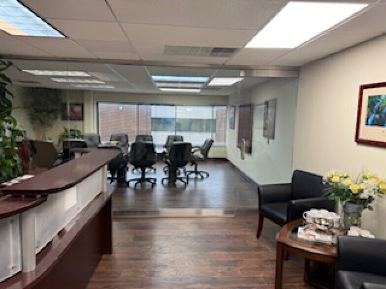 More Photos Of 1877 Orchard Lake Rd, Sylvan Lake Medical For Sale