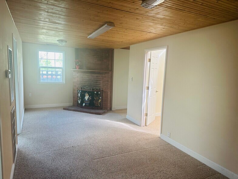 More Photos Of 1248 Laurel Ln, San Luis Obispo Office Residential For Sale