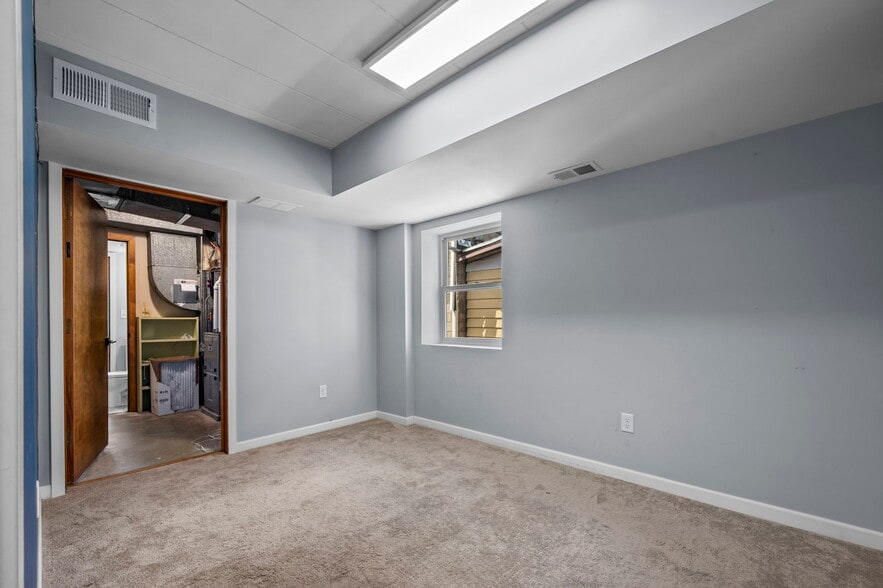 More Photos Of 735-737 Snelling Ave N, Saint Paul Storefront Retail Office For Lease