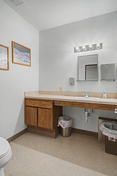 More Photos Of 56 C St NW, Ephrata Office Residential For Sale