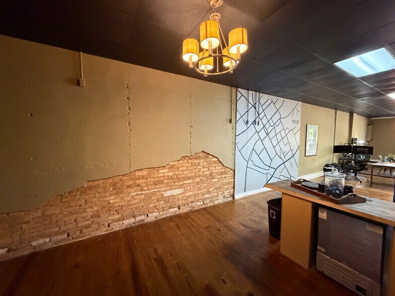 More Photos Of 105 W Pickens St, Abbeville Storefront Retail Residential For Sale