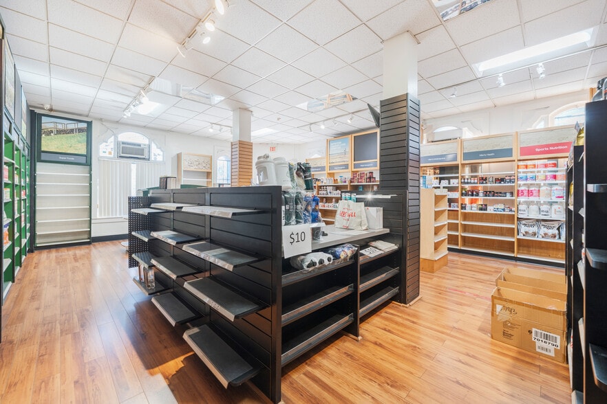 More Photos Of 165 S Western Ave, Los Angeles Loft Creative Space For Lease