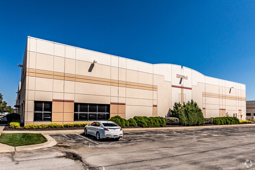 More Photos Of 10932-10950 Strang Line Rd, Lenexa Flex For Sale