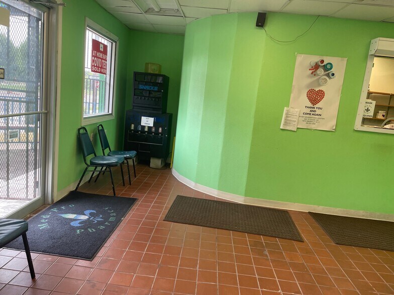 More Photos Of 2600 S Claiborne Ave, New Orleans General Retail For Sale