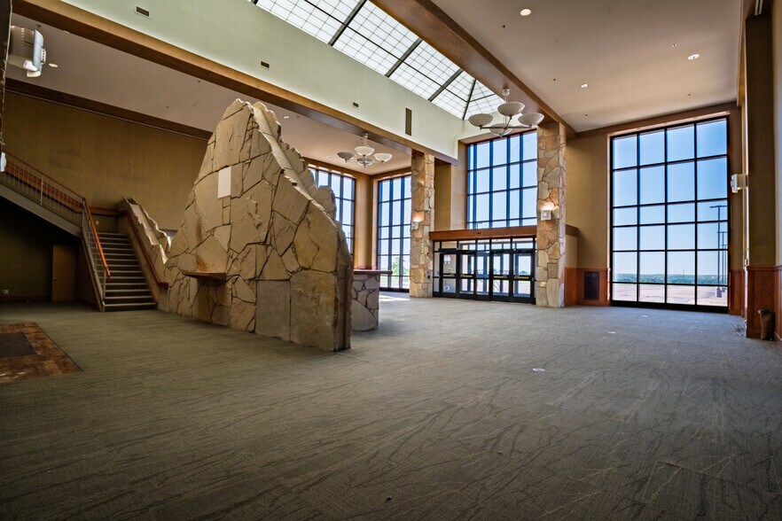 More Photos Of 1 Cabela Dr, Sidney Office For Lease