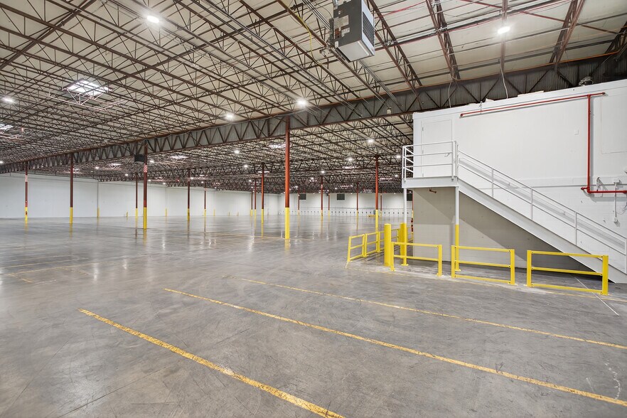 More Photos Of 606 Butler Dr, Murfreesboro Distribution For Lease