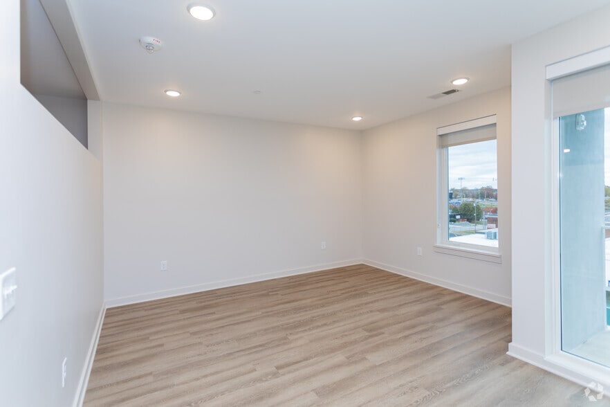 More Photos Of 650 N Main St, High Point Apartments For Lease