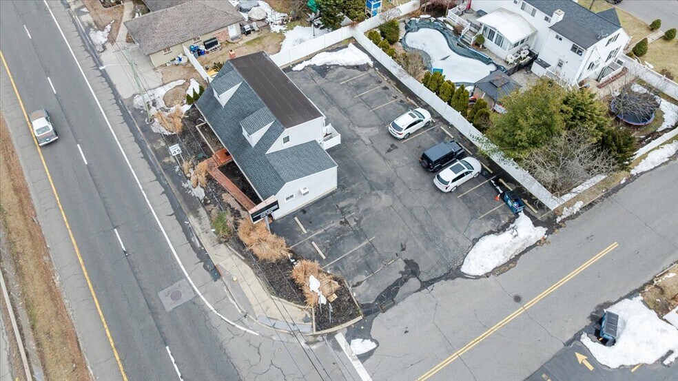 More Photos Of 930 Sunrise Hwy, North Babylon Office For Sale