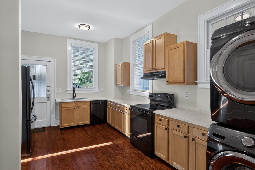 More Photos Of 923 E Park Ave, Savannah Apartments For Sale