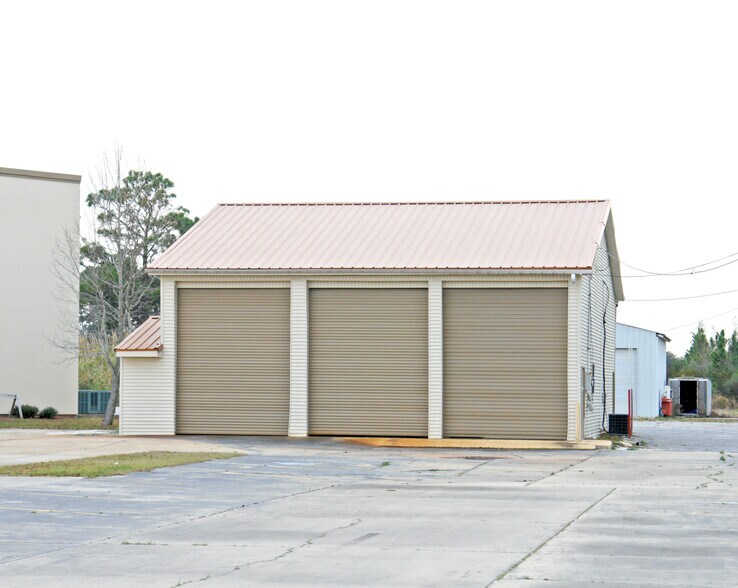 More Photos Of 6400 Pensacola Blvd, Pensacola Auto Dealership For Lease