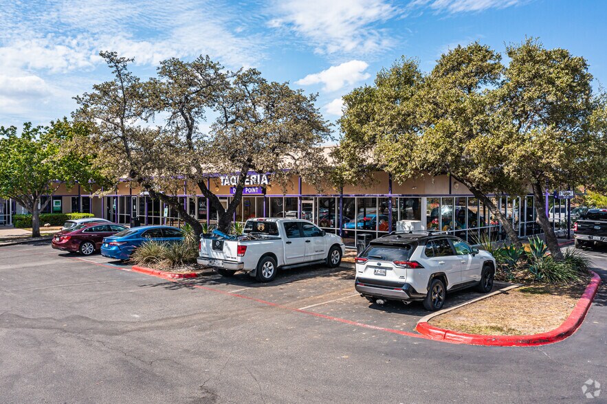More Photos Of 4503 De Zavala Rd, San Antonio Storefront For Sale
