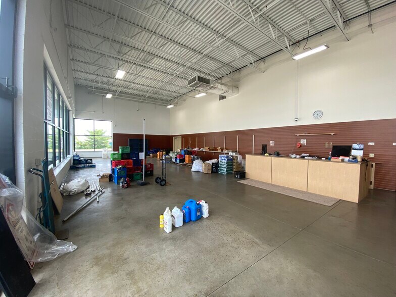 More Photos Of 21600 Miles Rd, North Randall Flex For Lease