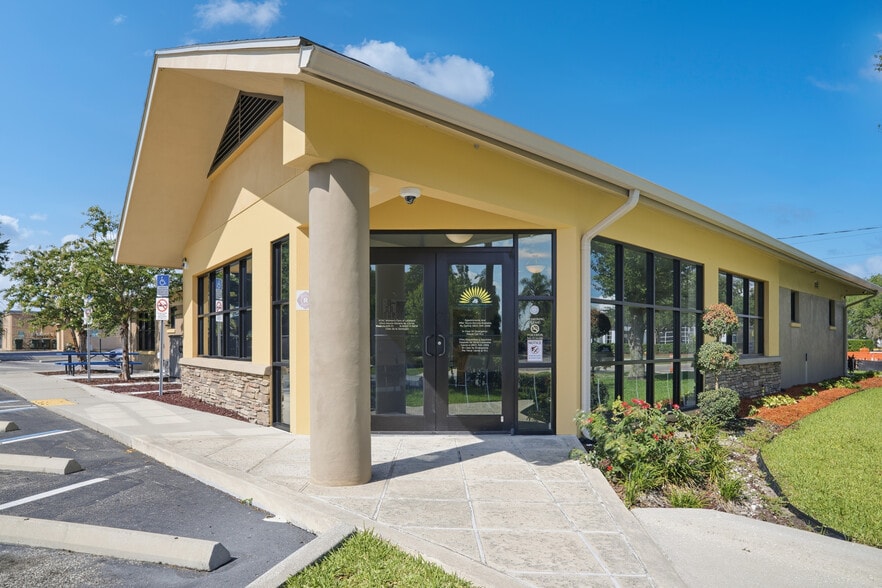 More Photos Of 1729 Lakeland Hills Blvd, Lakeland Medical For Sale
