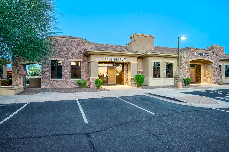 More Photos Of 1635 N Greenfield Rd, Mesa Medical For Lease