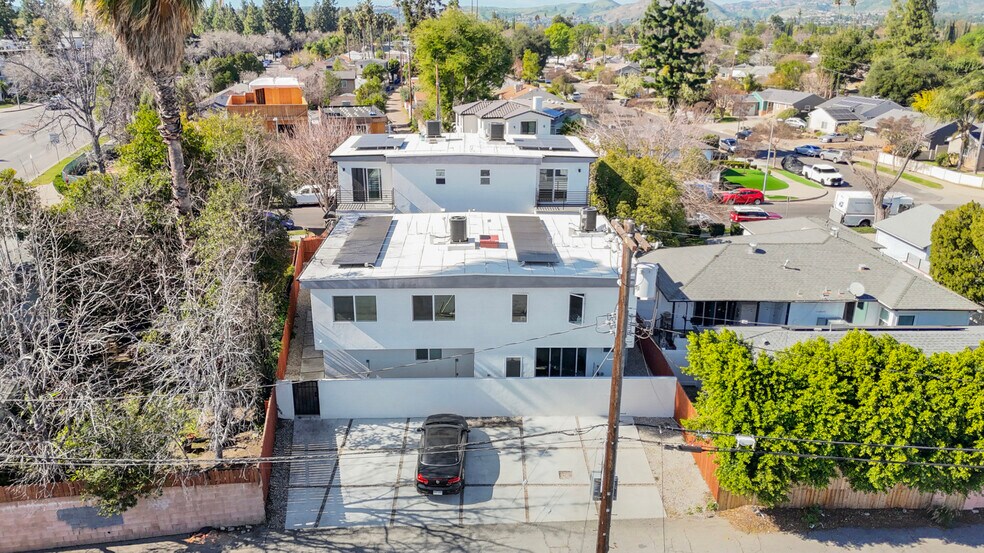 More Photos Of 6420 Hanna Ave, Woodland Hills Apartments For Sale
