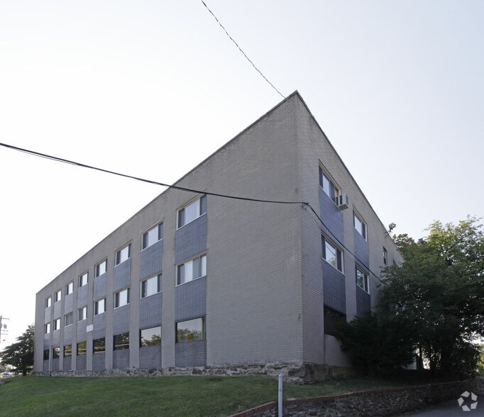 More Photos Of 8600 West Chester Pike, Upper Darby Township Office For Sale
