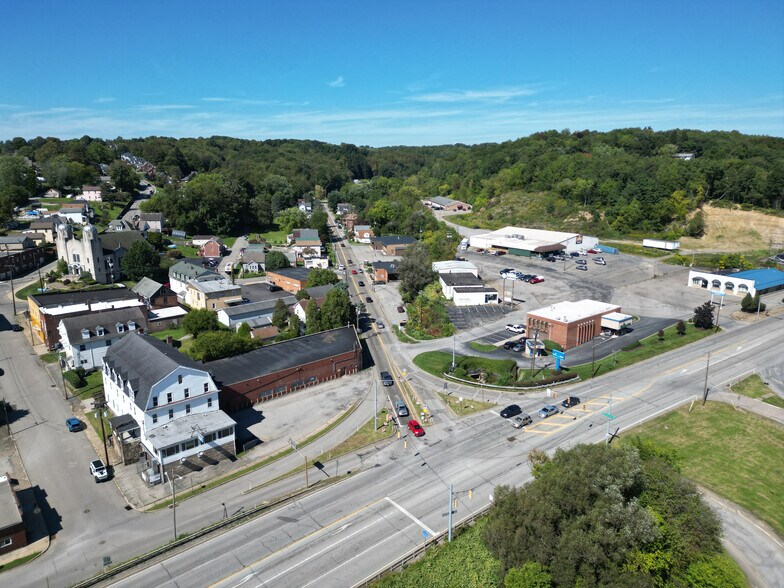 More Photos Of 1 Main St, Lyndora Restaurant For Lease