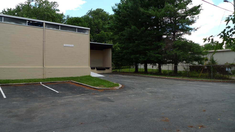 More Photos Of 7 Greenwood Pl, Pikesville Warehouse For Sale