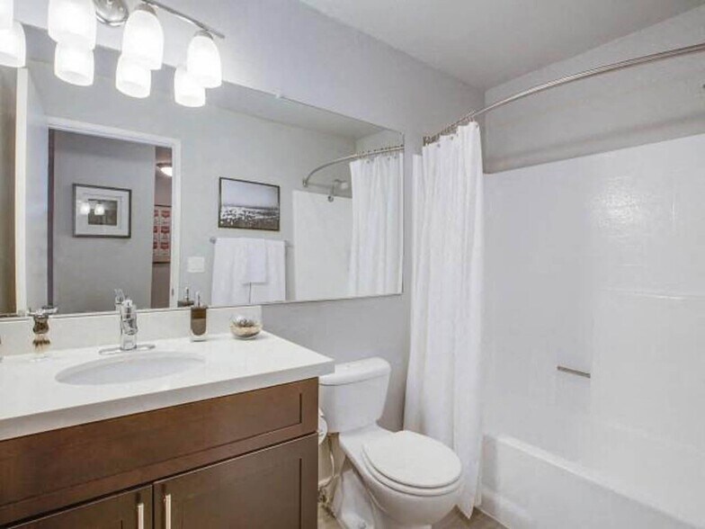 More Photos Of 1745-1750 N Wilcox Ave, Los Angeles Apartments For Sale