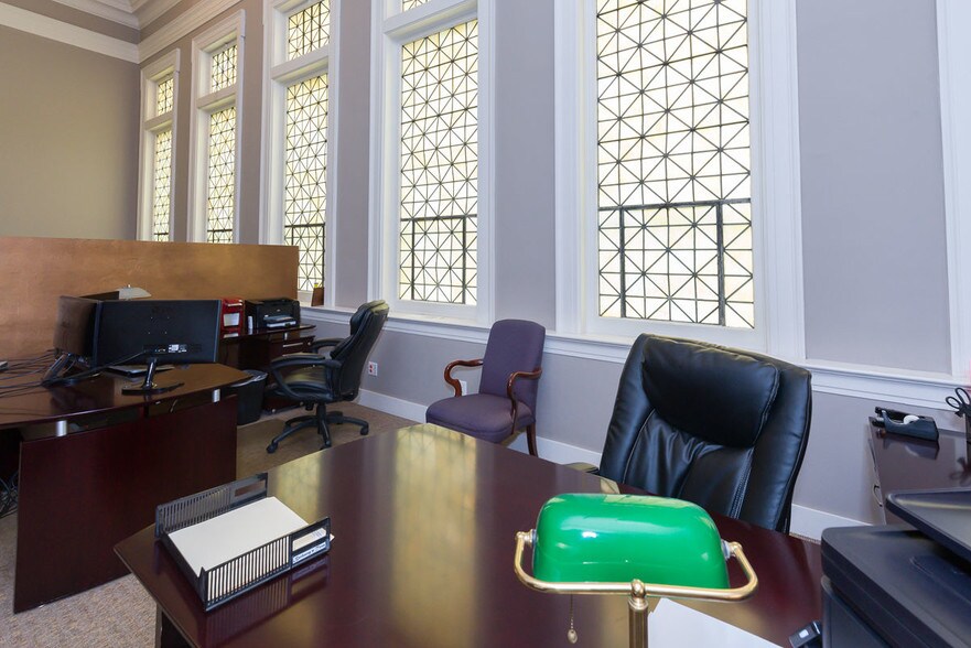 More Photos Of 871 N Park St, Columbus Office For Sale