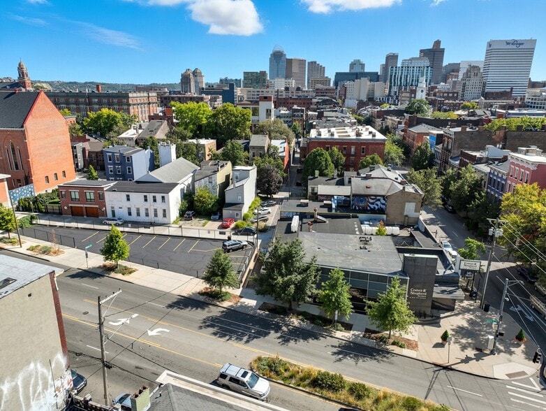 More Photos Of 1440 Main St, Cincinnati Office For Sale