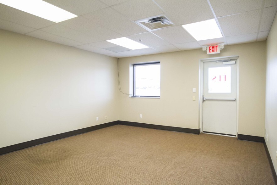 More Photos Of 5701-5725 Coventry Ln, Fort Wayne Unknown For Lease