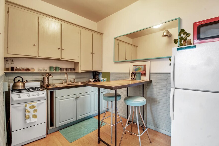 More Photos Of 212-220 Grant St, Buffalo Apartments For Lease