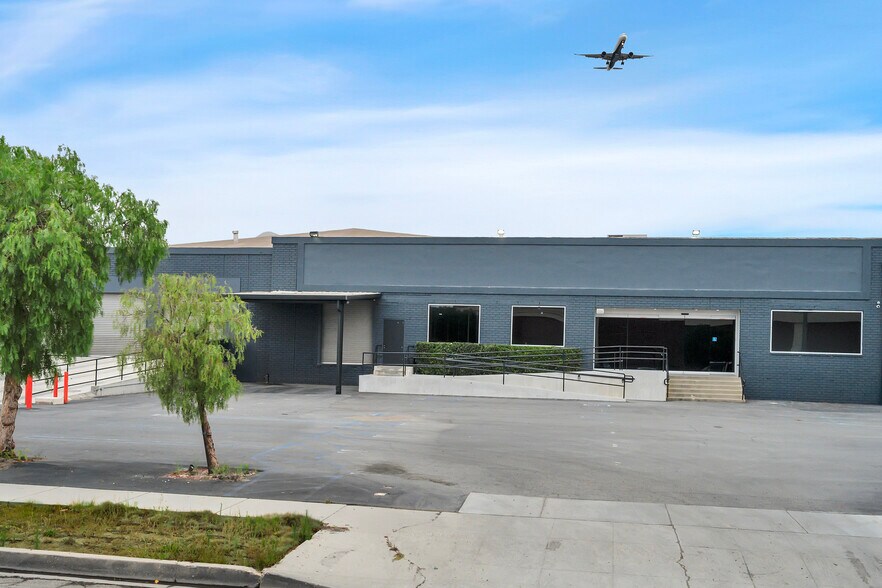 More Photos Of , Los Angeles Industrial For Sale