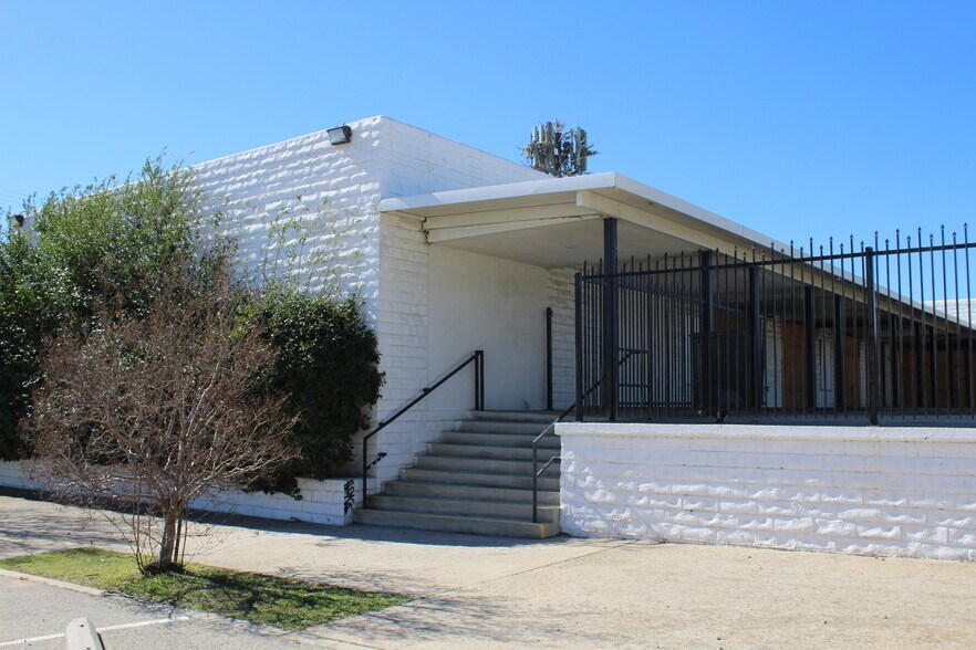 More Photos Of 1170 W Ramsey St, Banning Freestanding For Sale