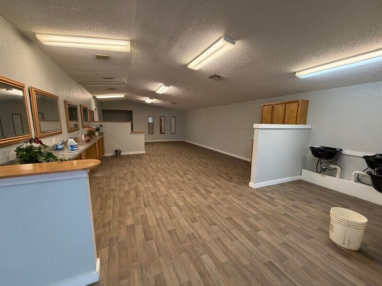 More Photos Of 111 County Road 227, East Bernard Freestanding For Lease