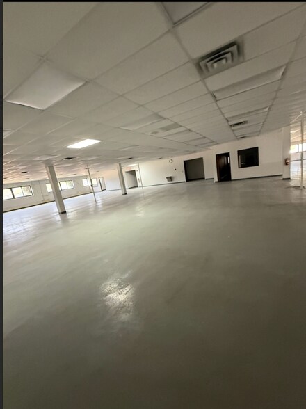 More Photos Of 7200 Nineteen Mile Rd, Sterling Heights Light Manufacturing For Lease
