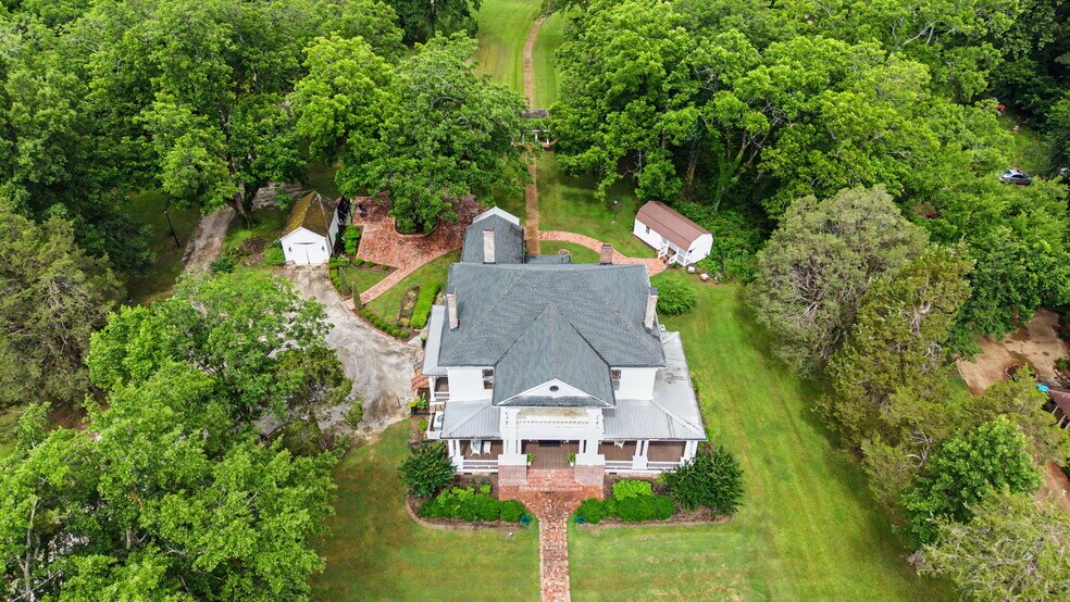 More Photos Of 118 Hwy 309 S, Byhalia Lodge Meeting Hall For Sale