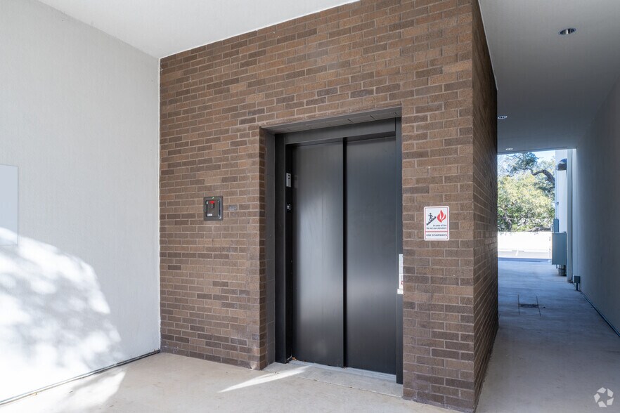 More Photos Of 120 S Lakeline Blvd, Cedar Park Loft Creative Space For Sale