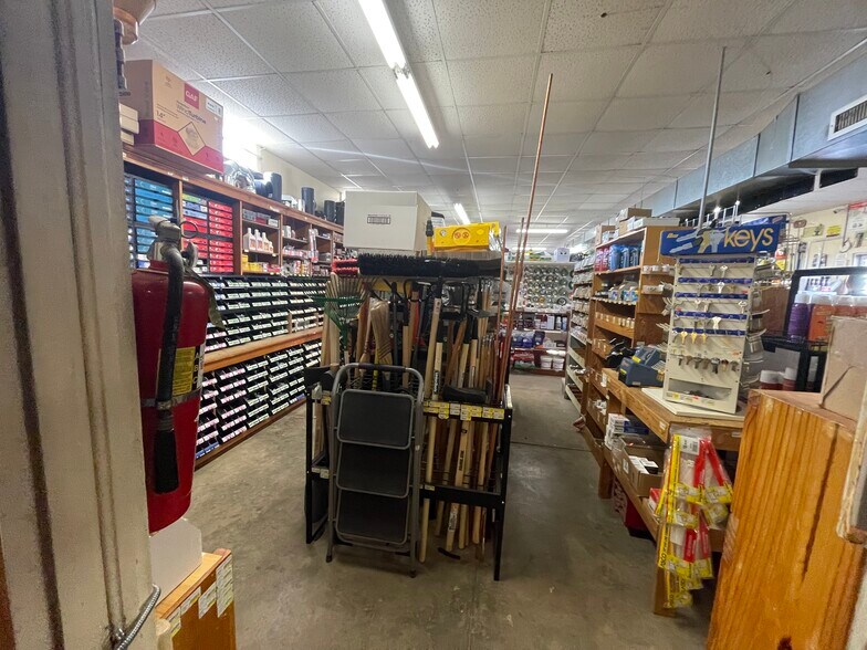 More Photos Of 626 Hunter Ave, Boswell Flex For Sale