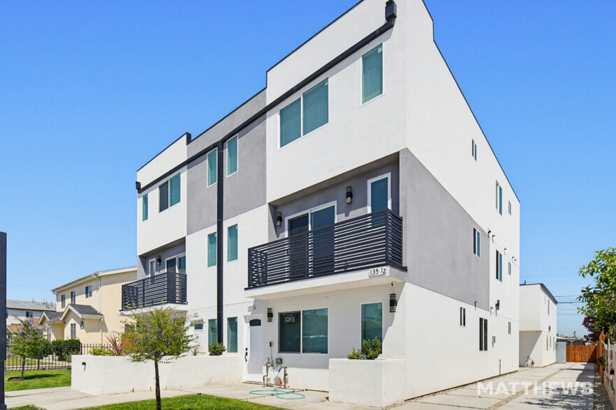 More Photos Of 137 E 119th St, Los Angeles Apartments For Sale