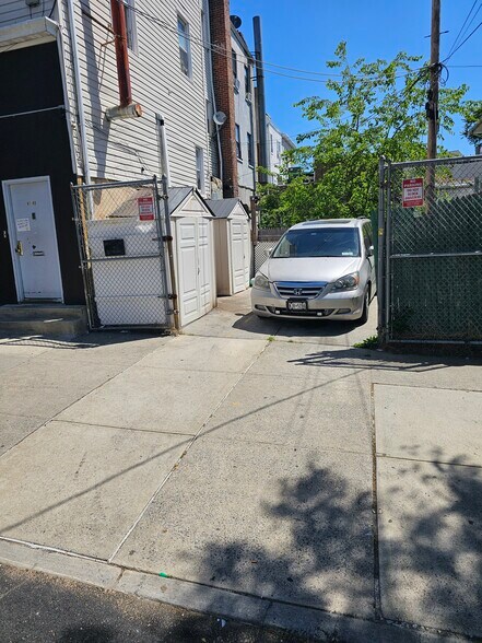 More Photos Of 11702 Jamaica Ave, Richmond Hill Apartments For Sale