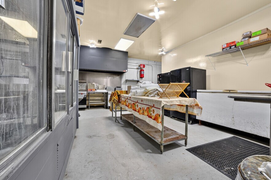 More Photos Of 1030 Dry Branch Rd, Hopkins General Retail For Sale