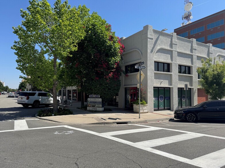 More Photos Of 1700 K St, Bakersfield Storefront Retail Office For Lease