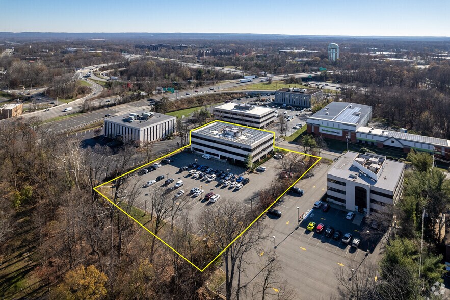 More Photos Of 140 Littleton Rd, Parsippany Office For Lease