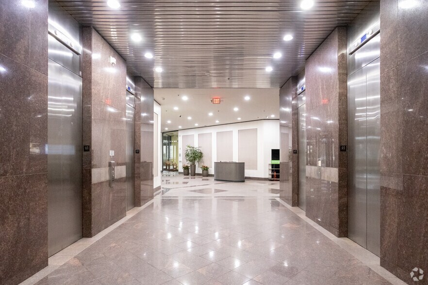 More Photos Of 1111 N Loop W, Houston Office For Lease