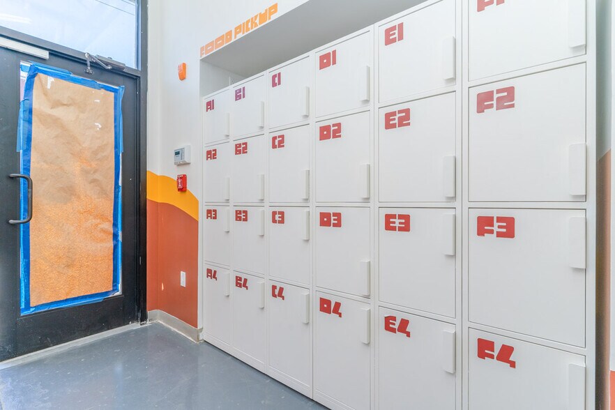 More Photos Of 102-110 Commerce St, Brooklyn Restaurant For Lease