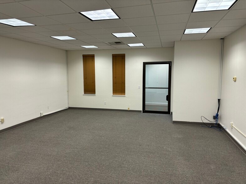 More Photos Of 1000 Texas St, Fairfield Office Residential For Lease