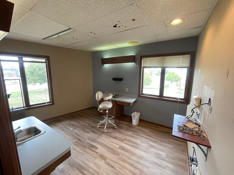 More Photos Of 2480 White Bear Ave N, Maplewood Medical For Sale