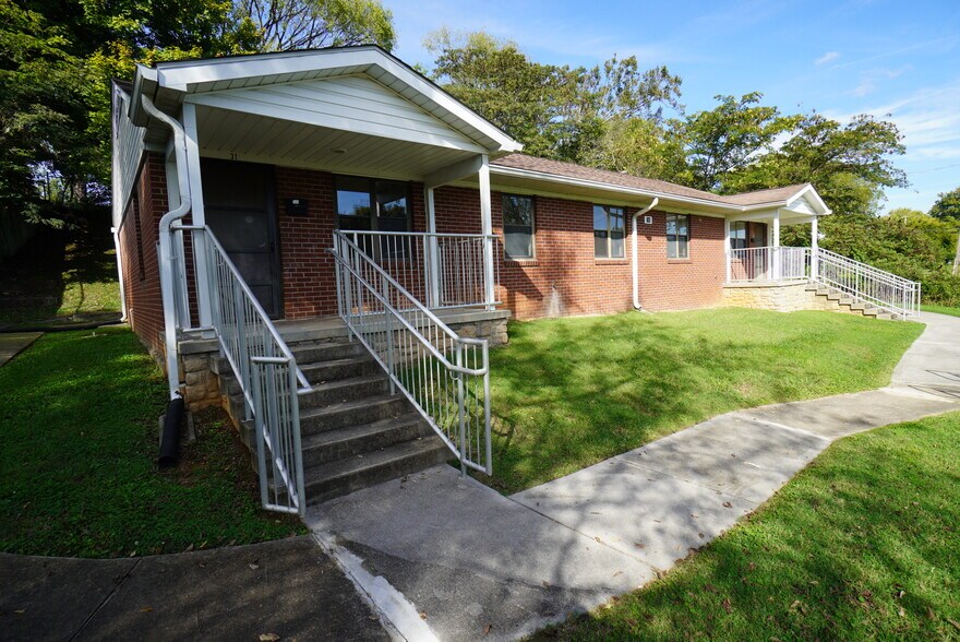 Primary Photo Of 706 Jay St, Jefferson City Apartments For Sale