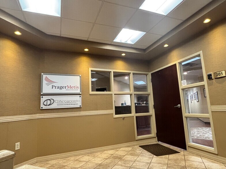 More Photos Of 510-514 Haight Ave, Poughkeepsie Office For Sale