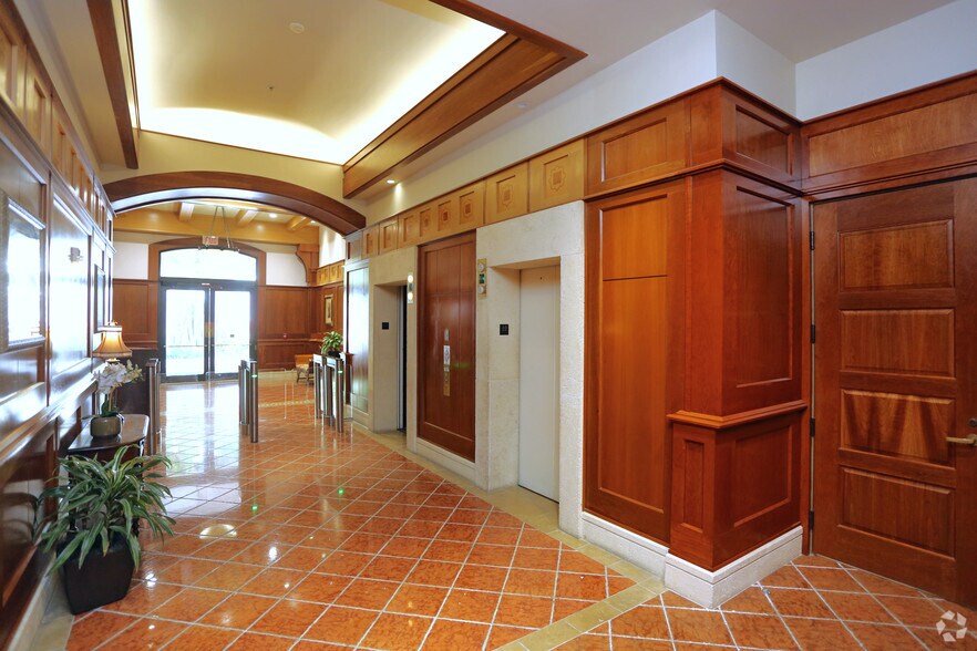 More Photos Of 1 N Clematis St, West Palm Beach Office For Lease