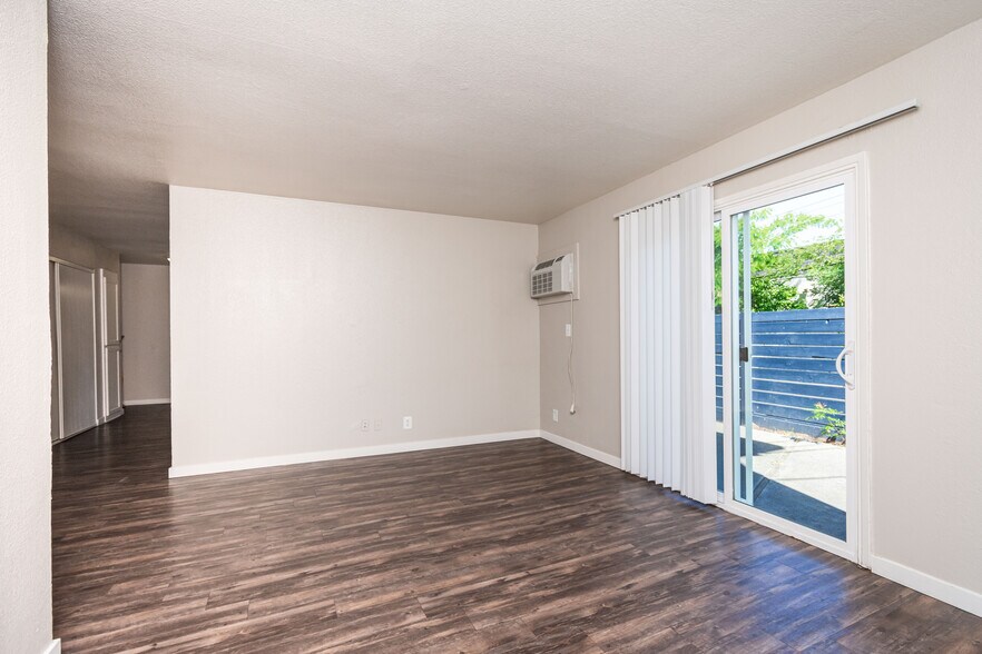 More Photos Of 5520 Generals Pl, North Highlands Apartments For Sale
