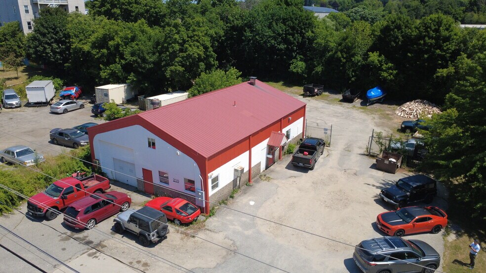More Photos Of 210 Bartlett St, Lewiston Freestanding For Sale