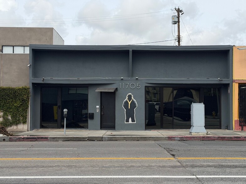 Primary Photo Of 11705-11707 Pico Blvd, Los Angeles Office For Lease