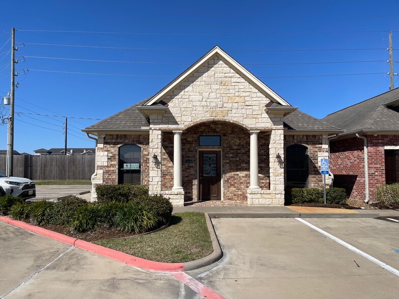 Primary Photo Of 24668 Kingsland Blvd, Katy Medical For Lease